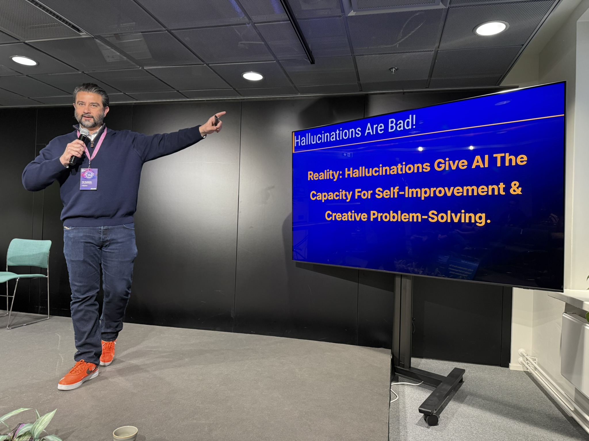 Vin Vashishta delivering an AI keynote on stage